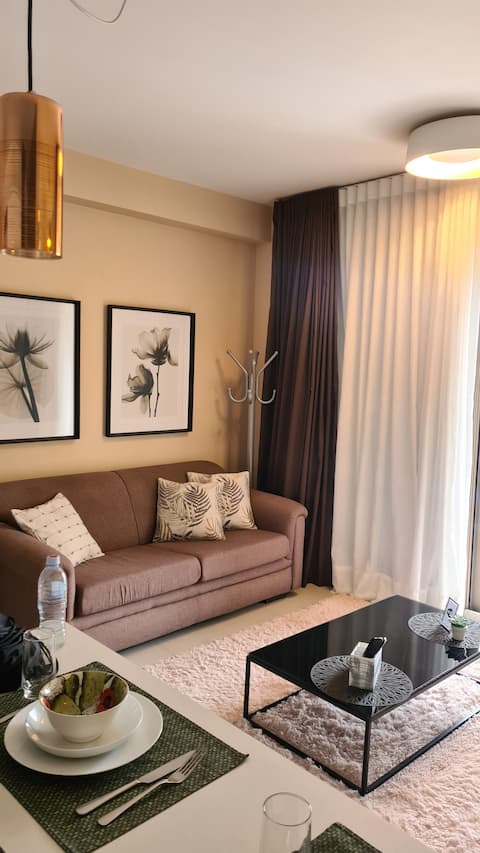 Successful Airbnb property: Spacious Studio in the noblest region of Curitiba. in Batel