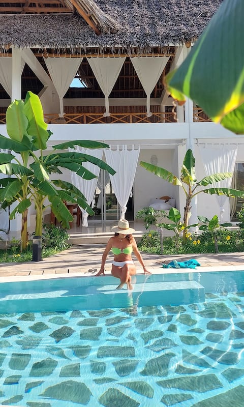 luxury villa with pool 5 minutes from the sea