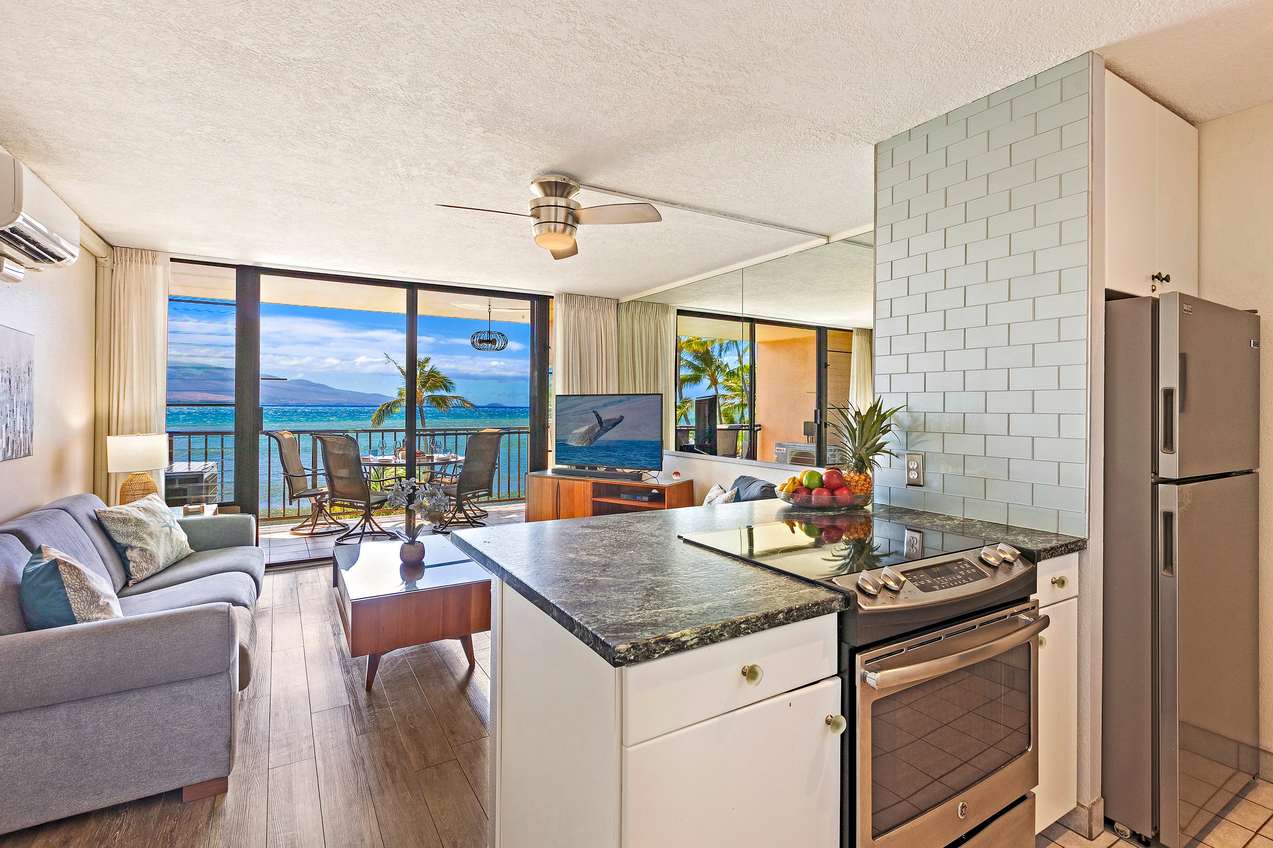 Breathtaking, FRONT ROW seat to the azure Pacific - Image 5
