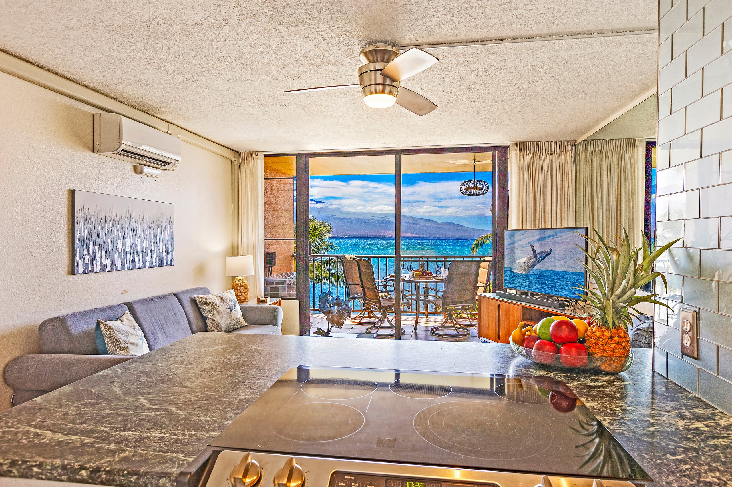 Breathtaking, FRONT ROW seat to the azure Pacific - Image 4