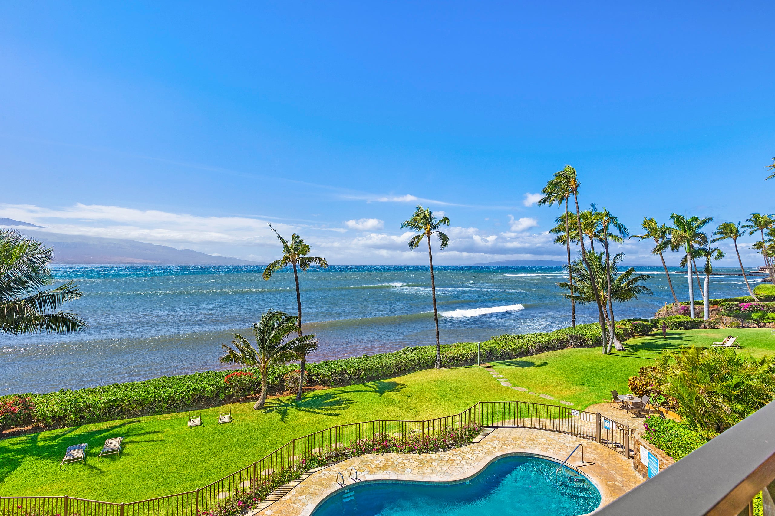 Breathtaking, FRONT ROW seat to the azure Pacific - Image 24