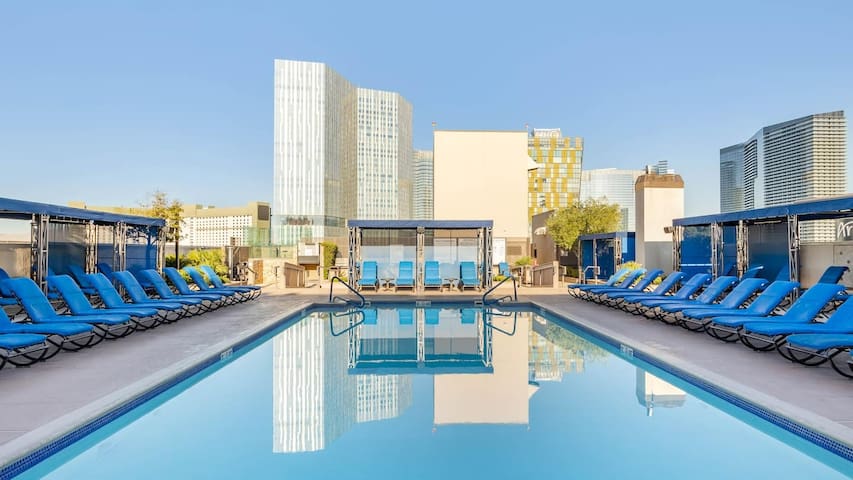 Polo Towers Suites/Villas- 2 bdrm on strip