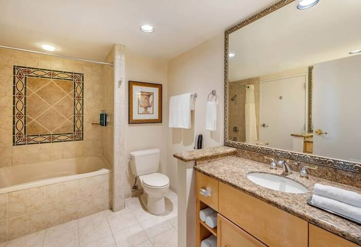 Polo Towers Suites/Villas- 2 bdrm on strip gallery image 2