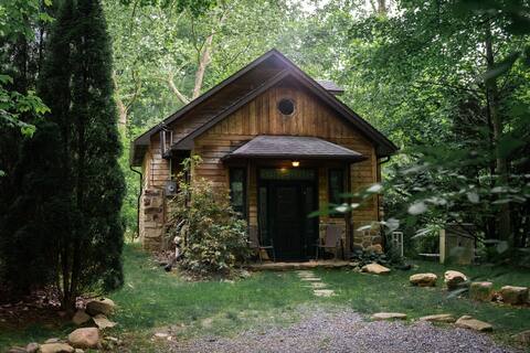 Cozy Cabin on the River | Swim, Hike & Relax