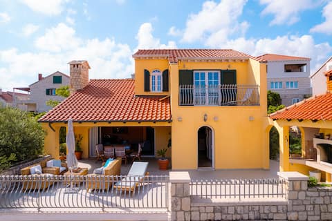 Successful Airbnb property: New 4 Star House With Style & Soul, 50m to Beach in Općina Lumbarda