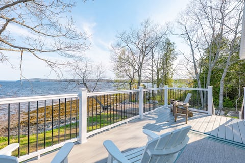 Oceanfront Shore Cottage - Newly Renovated