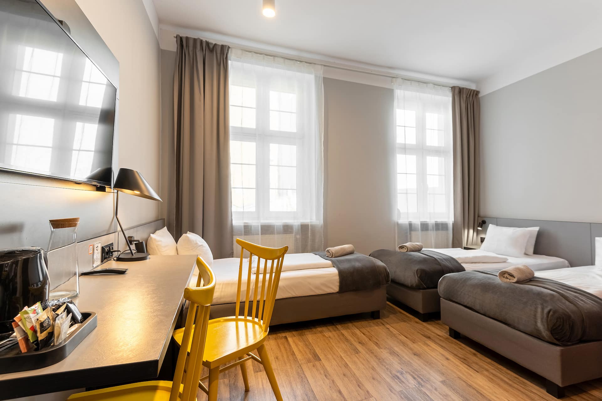 Modern 3-bed room. Old Market Square, Wi-Fi, Parking