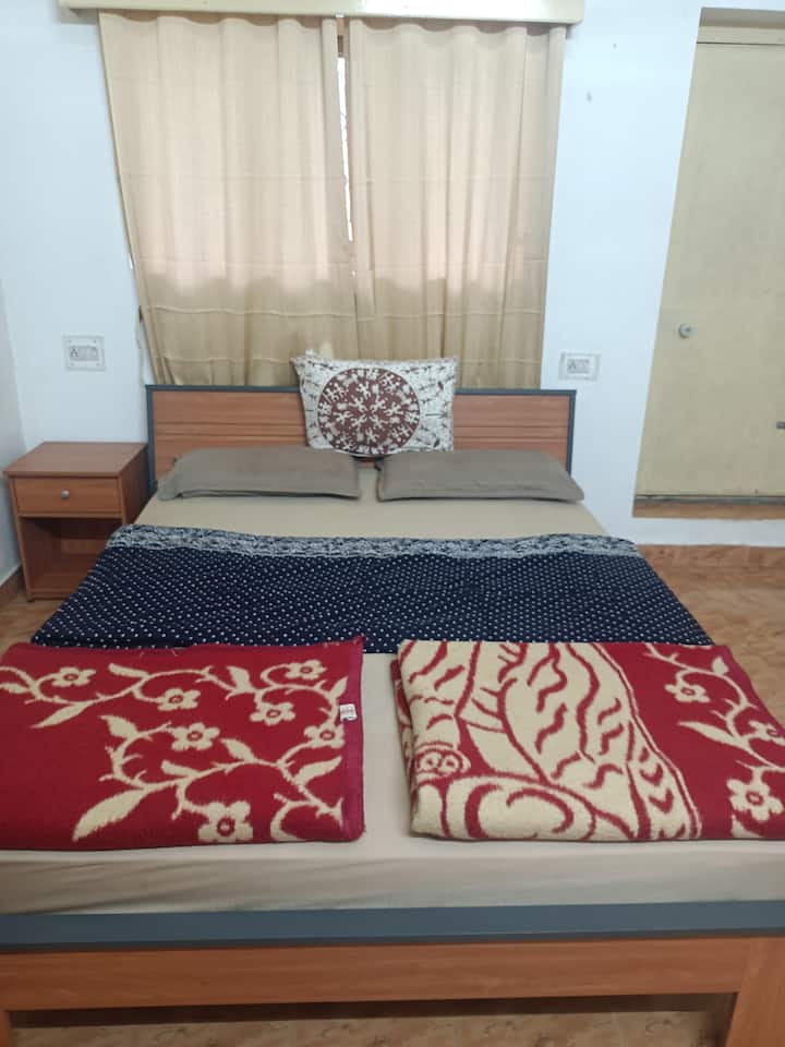 غرفة النوم 2