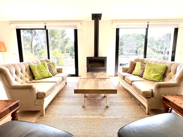 Luxurious house with huge private pool gallery image 4