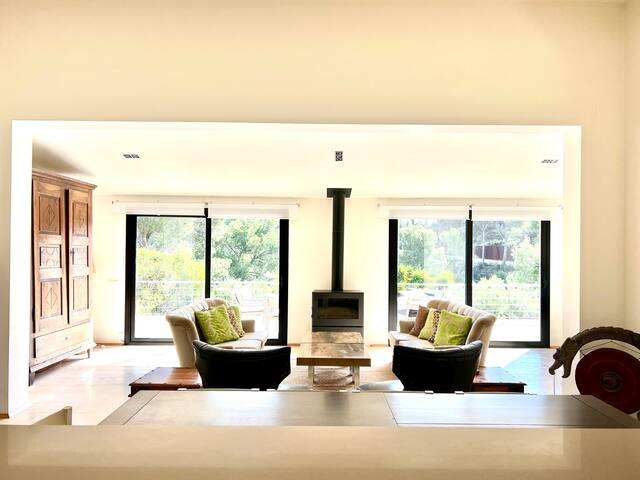 Luxurious house with huge private pool gallery image 3