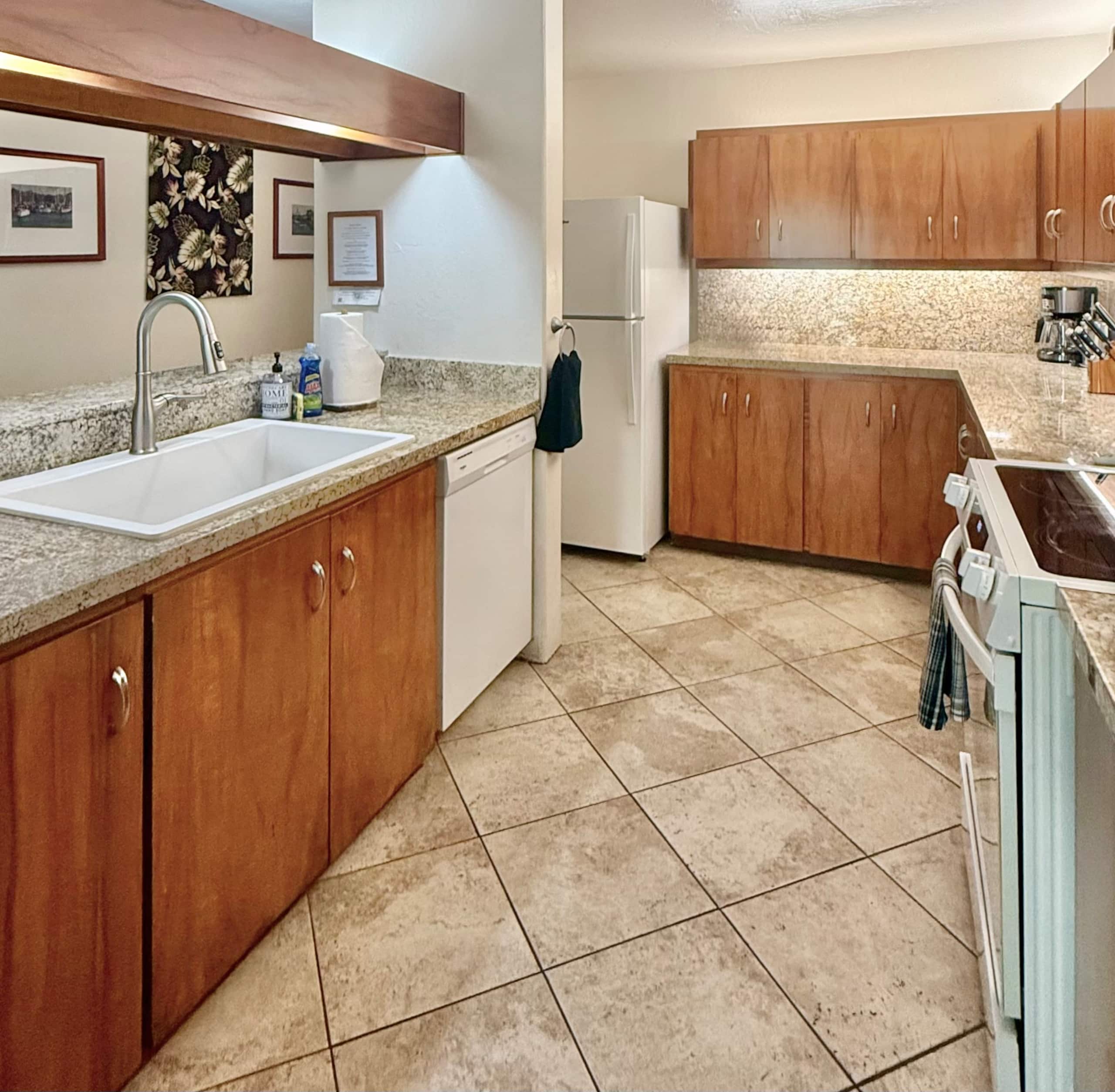 Condo in Kailua-Kona · ★4.88 · 3 bedrooms · 4 beds · 2.5 baths - Image 19