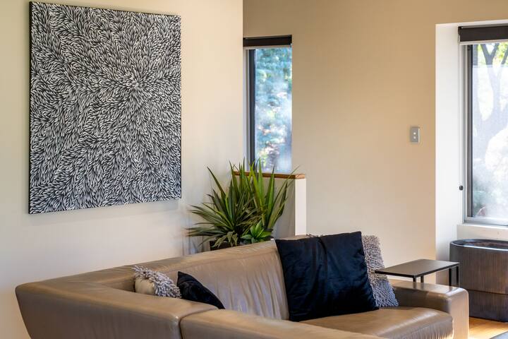 Twilight I Private Properties gallery image 5