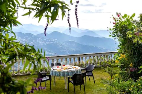 Elegant 4BHK Villa Mussoorie | Views & Homecook