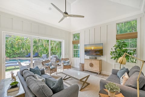 Unwind Sunshine: steps to locals' favorite beach