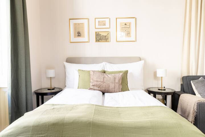 Fabulous five-room Apartment next to City Center gallery image 3