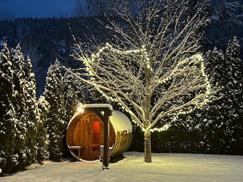 Top 1% - Massage Chairs, Barrel Sauna & HotTub