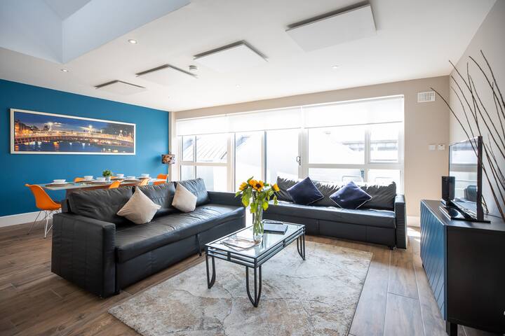Temple Bar 2 Bedroom Deluxe Apartment – sleeps 7 gallery image 2