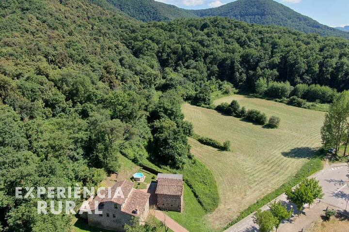 Masía de piedra en las afueras de Les Preses gallery image 2