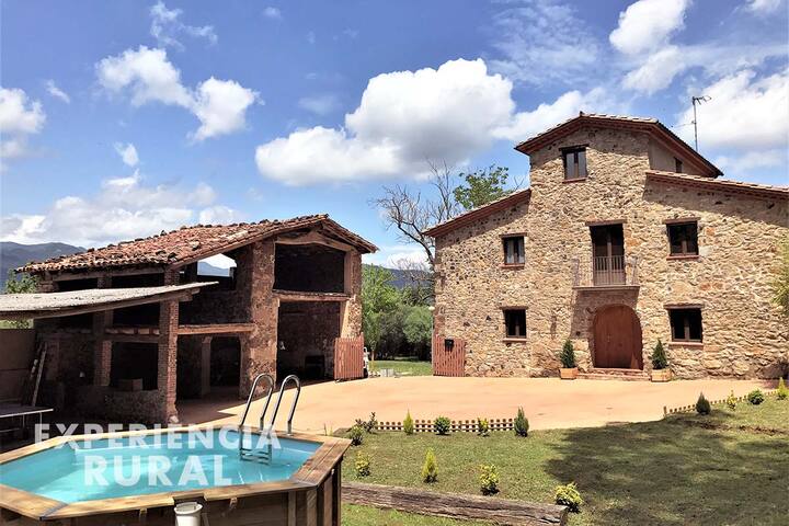 Masía de piedra en las afueras de Les Preses gallery image 5