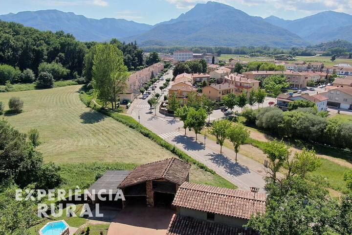 Masía de piedra en las afueras de Les Preses gallery image 4