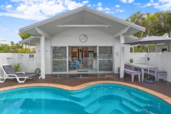 Barefoot In Lennox - Lennox Head