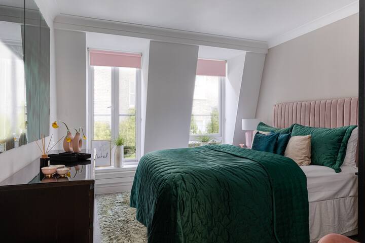 Harrods Exclusive Private Family & Friends Haven! gallery image 2