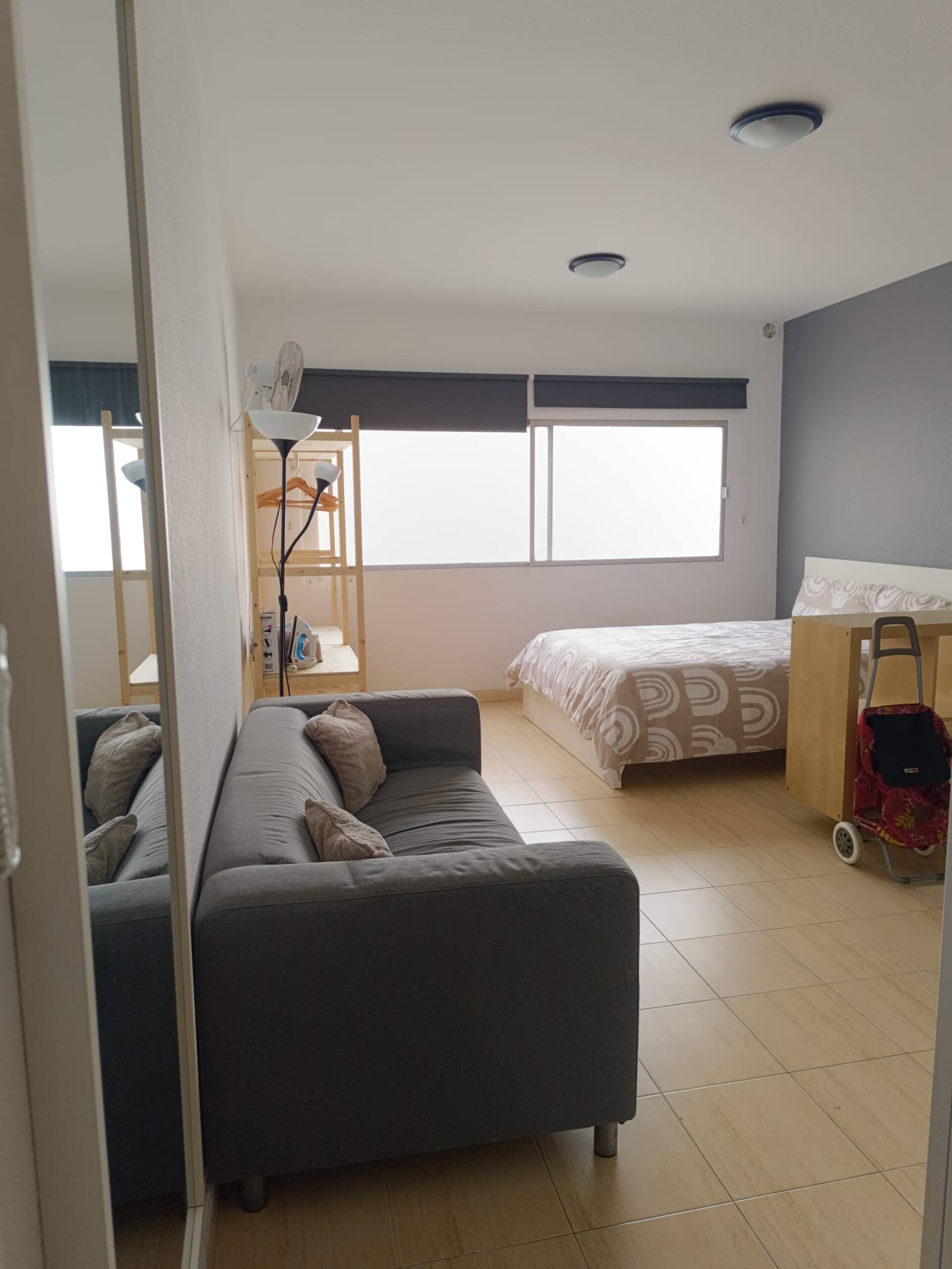 A cozy studio. The best location. Very good Wi-Fi.