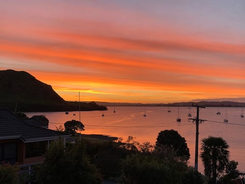Waterfront Haven in the Bay