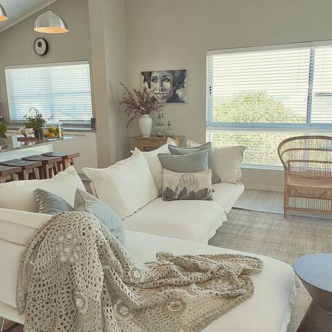 Hilton Cove Beach House gallery image 2