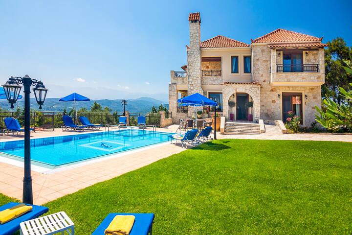 5′ to Beach / Private Pool / Gym / Pool Table gallery image 2