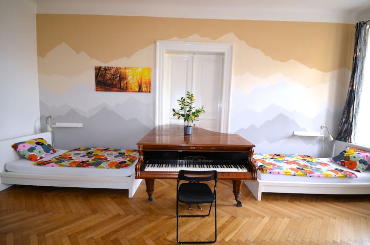 3BDR Apartment for groups in the center for 10 pax