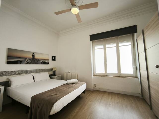The Ausias March Apartment by Florit Flats gallery image 4