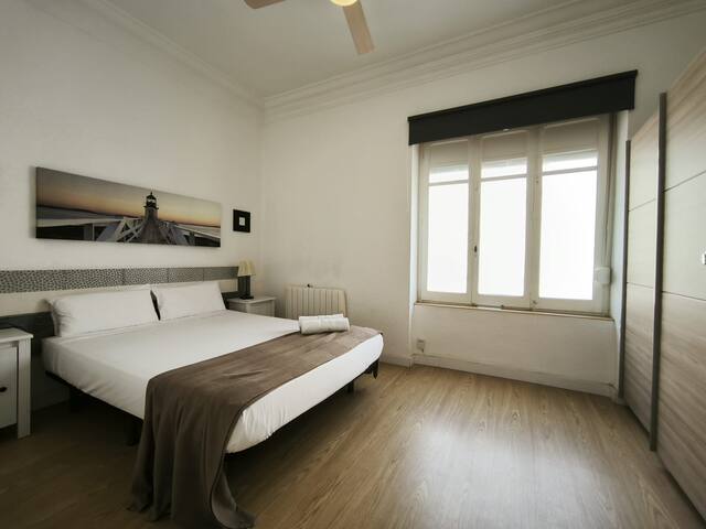 The Ausias March Apartment by Florit Flats gallery image 2