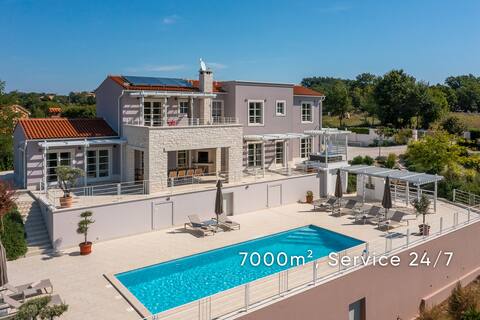 Design Villa Aqua 7000m2, service 24/7