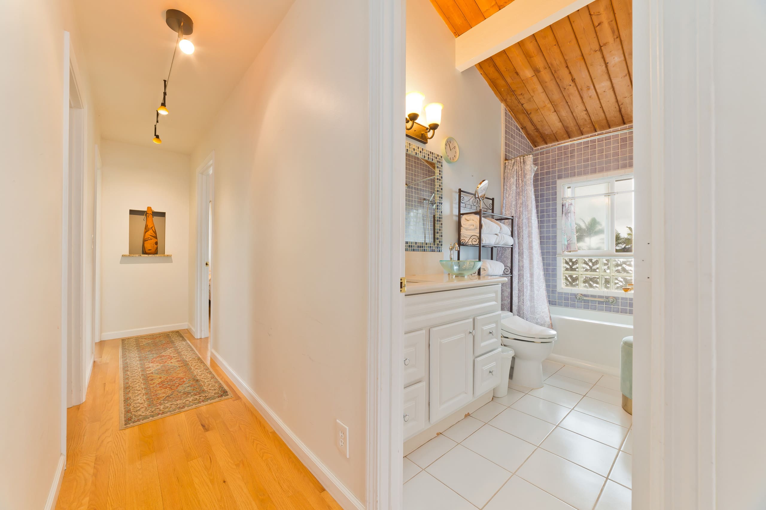 Home in Kailua-Kona · ★4.79 · 6 bedrooms · 9 beds · 3 private baths - Image 37