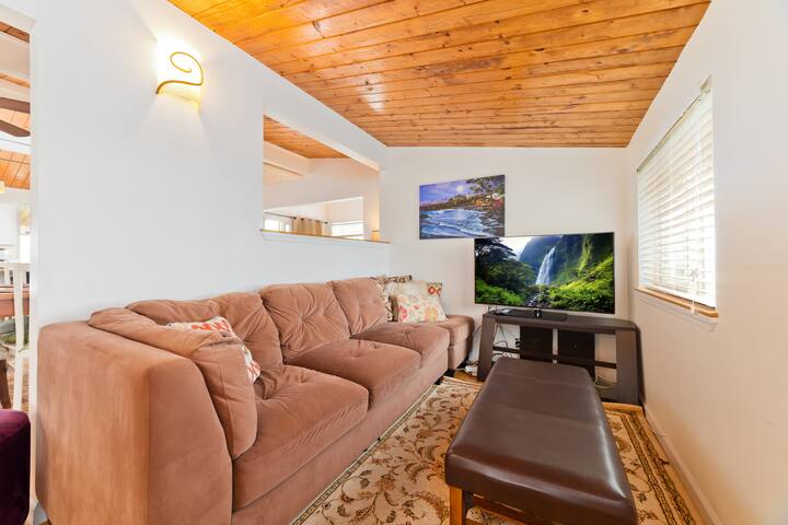 Full House Trade winds, airport and the sea gallery image 3