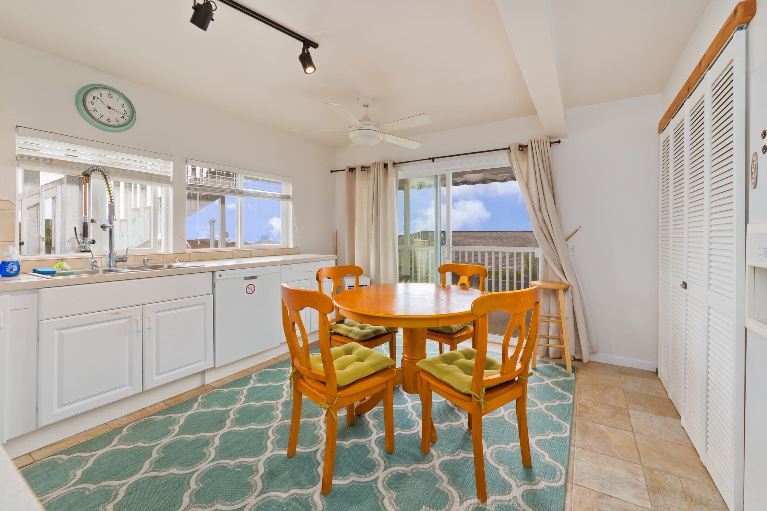 Home in Kailua-Kona · ★4.79 · 6 bedrooms · 9 beds · 3 private baths - Image 11
