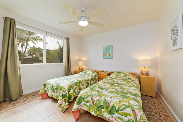 Kati i parë - Dhoma e gjumit #5

Binjakë x 2
Mund të organizohet si krevat dopio "King" sipas kërkesës.
A/C portative