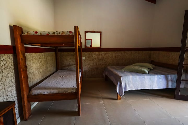 غرفة النوم 1