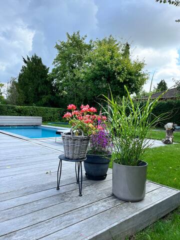 Privat opvarmet pool. Hus nær strand og by gallery image 2