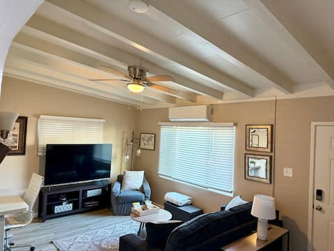 Popular Airbnb listing: A2 Greg’s Arizona Getaway Private Apartment 2 in Camelback East