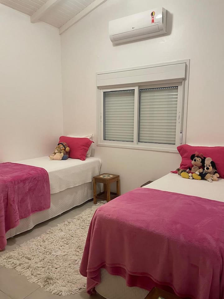 Schlafzimmer 1