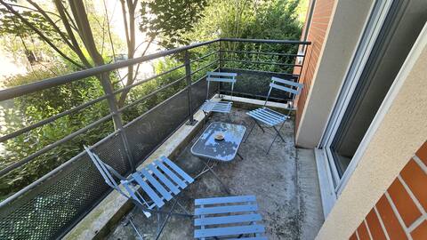 Quiet apartment on the outskirts of Paris with parking