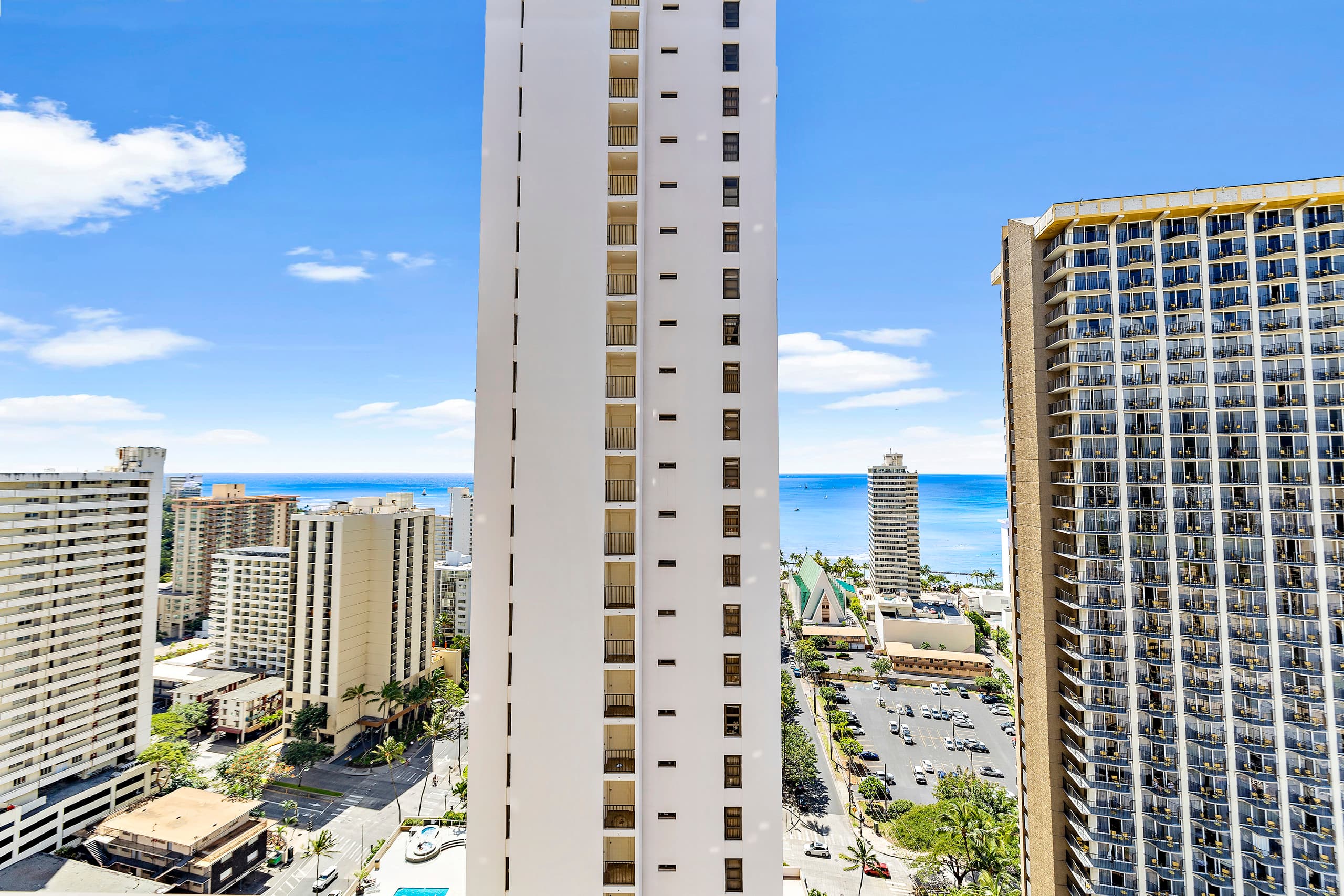 Condo in Honolulu · ★4.84 · 1 bedroom · 2 beds · 1 private bath - Image 23