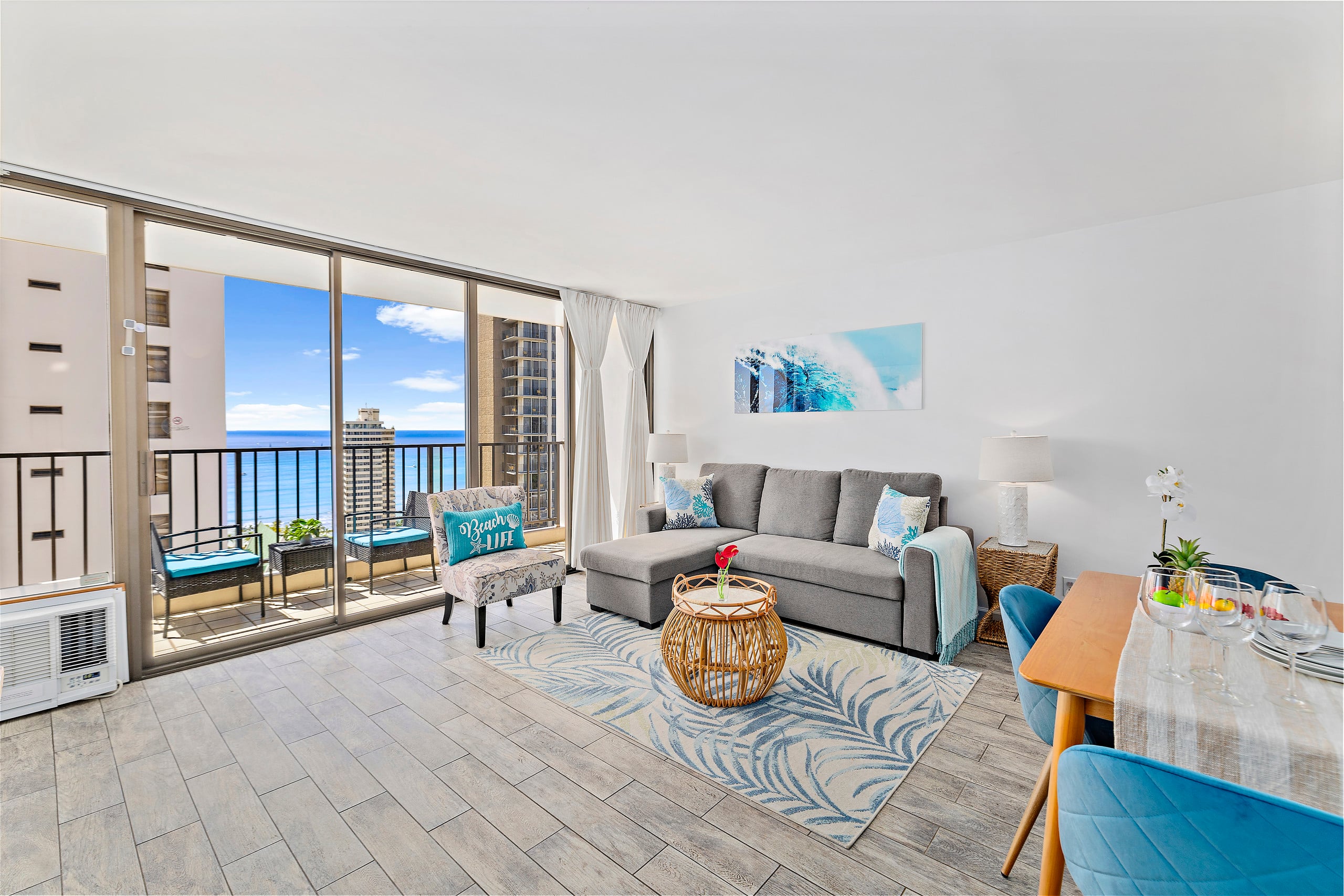 Condo in Honolulu · ★4.84 · 1 bedroom · 2 beds · 1 private bath - Image 2
