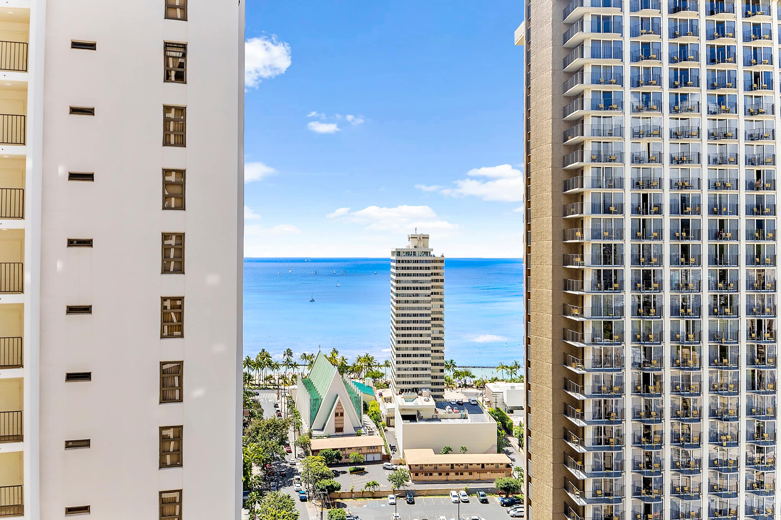 Condo in Honolulu · ★4.84 · 1 bedroom · 2 beds · 1 private bath - Image 24