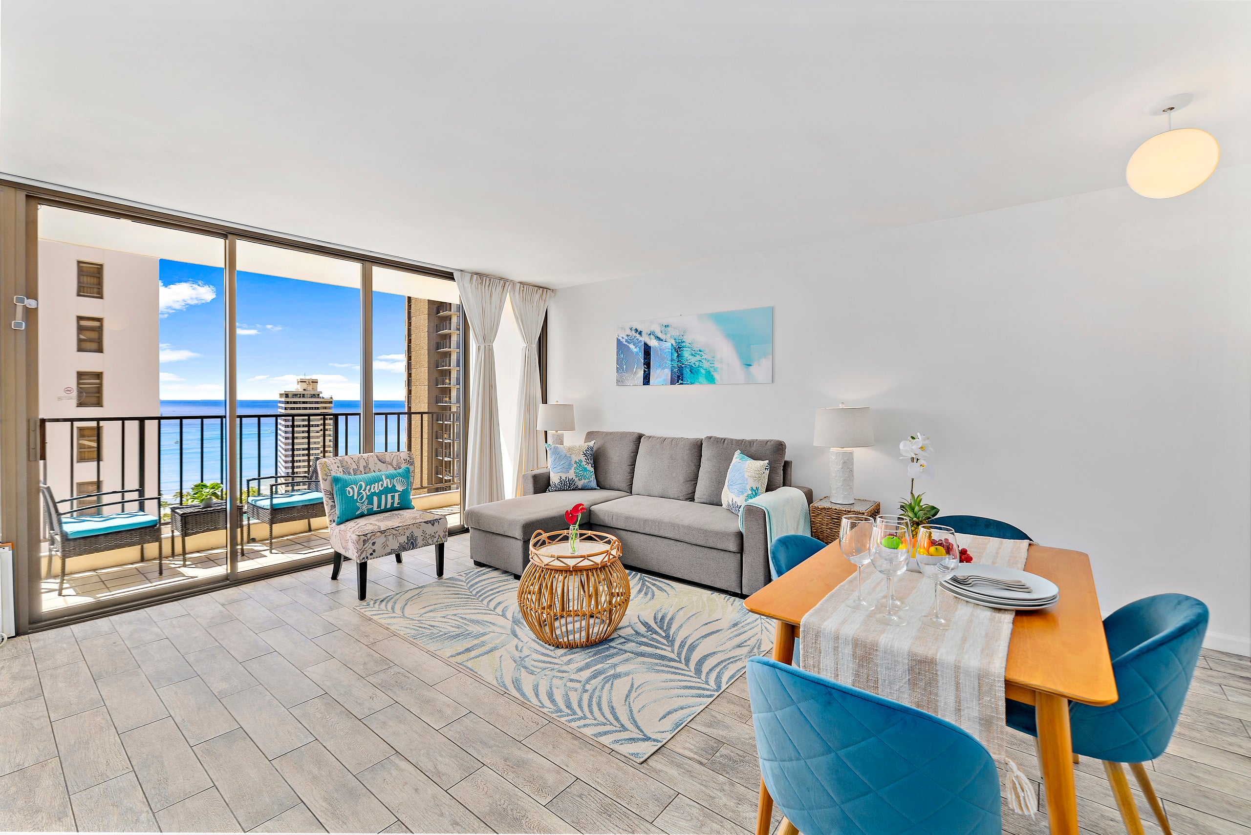 Condo in Honolulu · ★4.84 · 1 bedroom · 2 beds · 1 private bath - Image 8