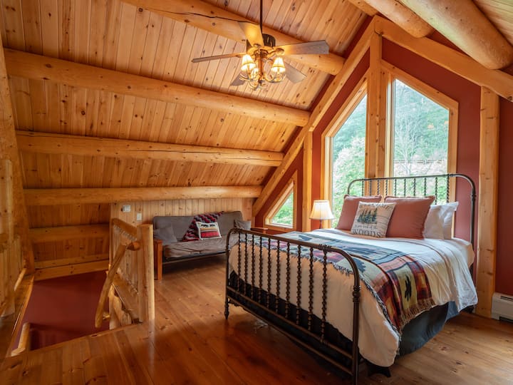 Please Note: This space is an open loft above the living room, not a fully enclosed bedroom. While it features comfortable bedding and beautiful views, it does not have a door or complete sound privacy. Ideal for those who don’t mind an open-space