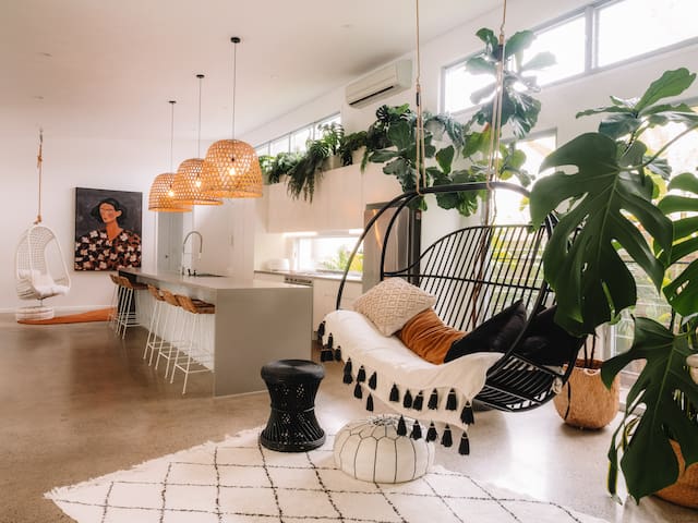 I S L E – Mudjimba Beach Relaxed Coastal Home