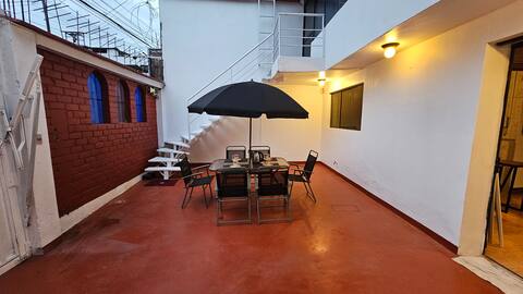 Free Shuttle - Los Professionals House complete